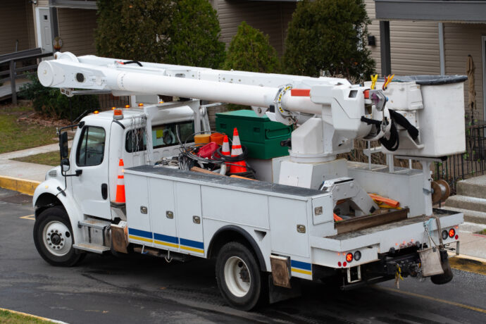 Utility Truck with Hydraulic LIft and Basket